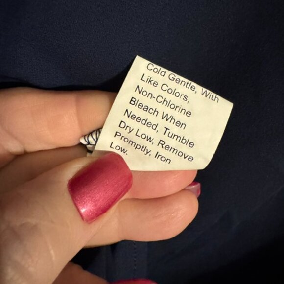 ❤️EMERY ROSE NAVY V-NECK BLOUSE PLUS SIZE: 3X - Picture 5 of 7